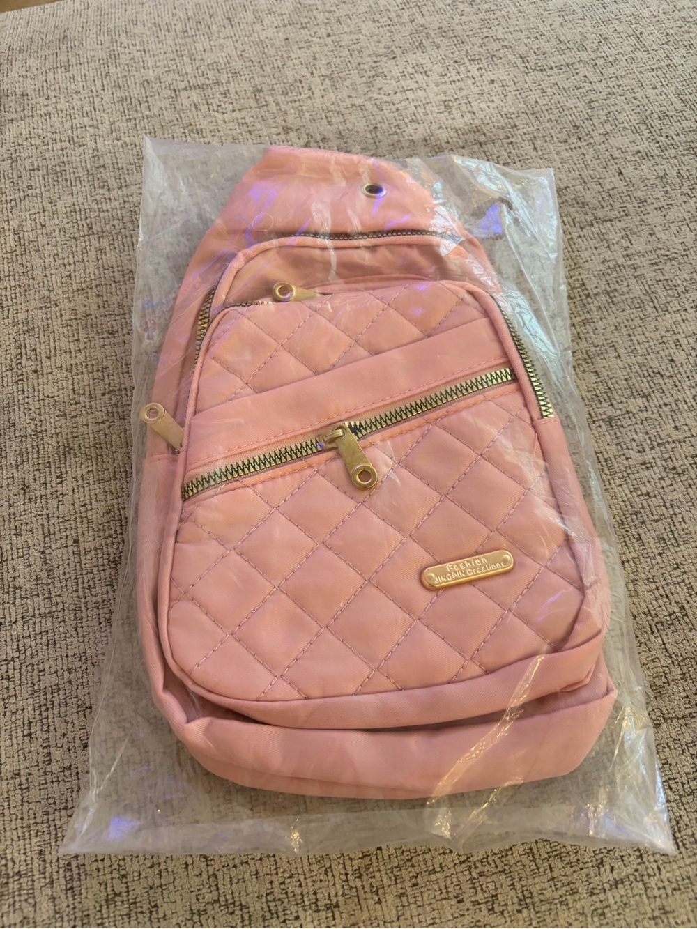 Source Unknown Quilted Pink Crossbody Sling Bag with Gold Hardware